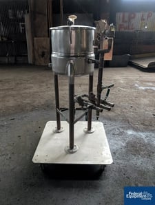 5 gallon Groen #5SP, Kettle, Stainless Steel, jacketed for 45 psi at 650° f, on legs