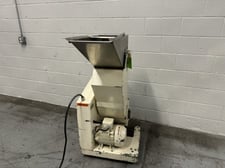 6" x 11" Rapid #611SR, granulator, 3 HP, 16 fly knives, 2 bed knives, 1/8" screen, bin discharge, caster