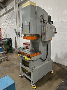 40 Ton, King Shang #KSY400, 10" Stroke, 16" daylight, 23" x18" Table, 9.5" Throat, 2007 (2 available)