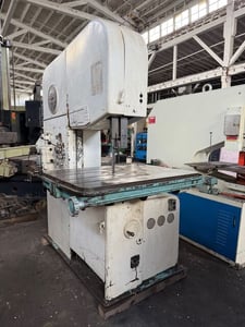 32" x 41" DoAll #26-3, vertical bandsaw, 40-10800 FPM, 1" x 186" blade, power table feed