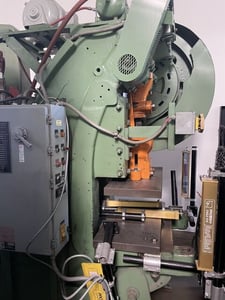 60 Ton, Minster #6, OBI flywheel, 3" stroke, 13.1" Shut Height, 2.75"ram adj, 11" throat,air clutch/brake, 10