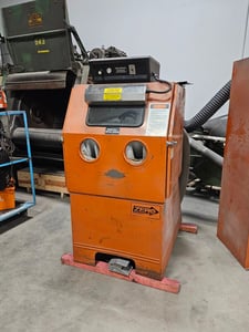 36" x 35" x 37" Clemco #BNP65-600R &DF, suction cabinet