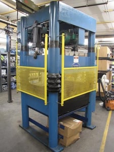 31 Ton, Beckwood #4P31F4238, hydraulic 4-post press, 10" stroke, 19" daylight, 7.5 HP, 42" x 38" bolster, 2000
