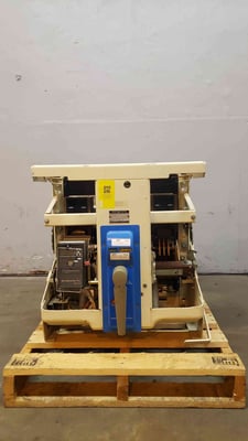 3000 Amps, General Electric, 156A5045207TW, Low Voltage Power Circuit Breaker, 3-Pole, 60 Hz, 600 V