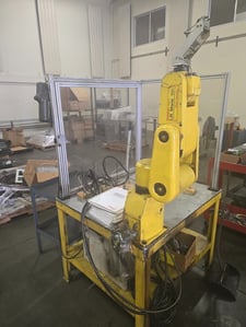 Fanuc, LR Mate 100i, Robotic Arm / High Speed with controller pendant