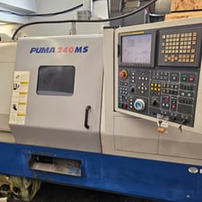 Daewoo Doosan #Puma-240MSC, Faniuc 01TC, 21.6" swing, 2.5" bar, SMW bar feed, flood coolant, 2005