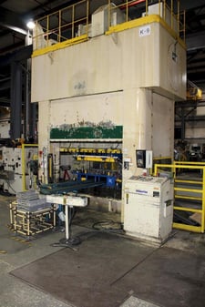 40 Ton, Komatsu #L2M400-3BM, straight side double crank press, 11.8" stroke, 27.6" Shut Height, 96" x 49"