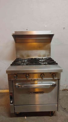 Southbend #P32D-XX, 4-Burner Gas Range w/Standard Oven, 32" Size