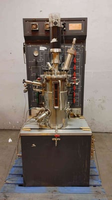 New Brunswick #15L.Micros, Scientific Lab Fermenter, 15 L capacity, 1 Phase, 12 Amps, 220 V