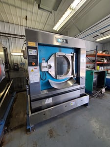 275 Lb. B & C Technologies #SI-275-E4-2D51FSN-ABA, Washer Extractor, Open Pocket, 480 V, 2008