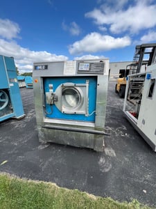 110 Lb. B & C Technologies #S1-110-E43D52RNSNABA, Washer Extractor, Open Pocket, Soft Mount, 440 liters
