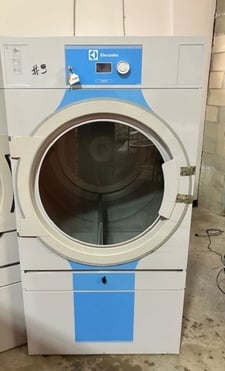 67 Lb. Electrolux #T5550, Natural Gas Heated Dryer, 112700 BTU/hr., 1.5 kW, 120 V, 2012