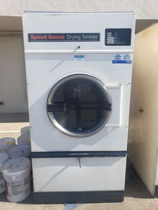 75 Lb. Speed Queen #ST075NMTB1G1W01, Natural Gas Heated Dryer, 165000 BTU/hr., 120 V, 2002