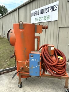 225 scfm Spencer #S-290, portable vacuum cleaner, 5 VAC in HG, 7.5 HP Reliance dr, 3510 RPM, 0.25 HP Reliance