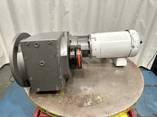 7.5 HP 1770 RPM Nord, Gear Drive w/Motor, Shaft Mount, 114.79:1 Ratio, 3 Phase, 60 Hz, 18.8/9.4 Amps, 15 Out