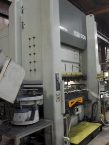 20 Ton, Komatsu #H2W200, 200 kn dual servo straight side press, 9.8" stroke, 50 SPM