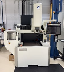 Makino #EDAF3, CNC sinker Electrical Discharge Machine, Hyper-i Control, 17.7"X, 13.8"Y, 13.8"Z, 27.5" x