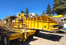 CBI, annihilator shredder, 2x300 HP, discharge conveyor, taper slot screener