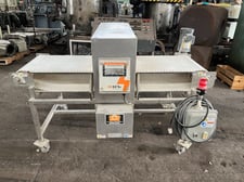 Eriez #EZ-5, Metal Detector, w/Plastic Chain Conveyor, 8" x 24" Aperture, 1.5" max width, 10" Feed length