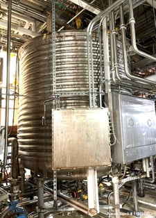3000 gallon Jacketed Stainless Steel Vert Mix Tank, 2 HP Lightning Series 10 mixer, 8' diameter x 7' straight