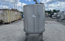 300 gallon Portable Stainless Steel Tank, Flat Top w/Dish Bottom, 2500 lb. capacity, 3" Top Nozzle, 3" Center