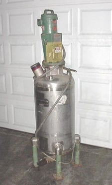 35 gallon United Untensils Co., Stainless steel mix tank, 18" dia., 30" straight wall, dish top, slight cone