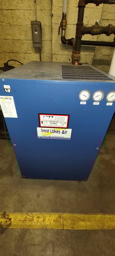 275 cfm, 110 psi, Joy #TA290EAA4AE. Rotary Screw Air Compressor, w/ refrigerated air dryer & hold tank, 460 V.