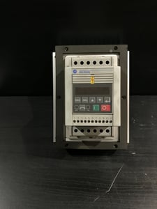 1 HP Allen-Bradley, 160-BA03PPS1P1, AC Drive, 3 Phase, 0.75 kW, 2.8/2.3 Amps, 380-460 V