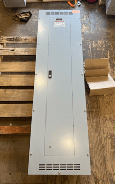 600 Amp. Cutler-Hammer, Panelboard, PRL3A, Panelboard, 480/277 Volts 3PH 4W 42 Circuit MLO Indoor P665