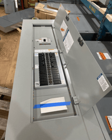 400 Amp. Eaton, PRL1A Pow-R-Line, Panelboard, 208Y/120 Volts 3PH 4W Indoor Encl 30 Cir MCB P496, New