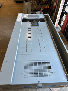 800 Amp. Eaton, PRL4, Panelboard, 208Y/120 Volts 3PH 4W 42 Circuit Indoor Encl BX3673P P547