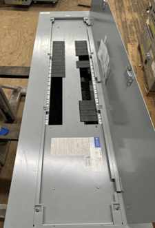 400 Amp. General Electric, ADF3424MB, Panelboard, 480Y/277 Volts 3PH 4W 42 Cir Main Lug MLO Indoor Encl P120