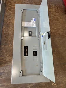 400 Amp. General Electric, AEF3124KB, Panelboard, 480Y/277 Volts 3PH 4W 18 Circuit Indoor Encl MCB 400 Amp