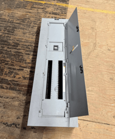 400 Amp. General Electric, AEF3424BT, Panelboard, 480/277 Volts 3PH 4W Indoor Encl 42 Cir MCB TJJ436400 P020