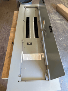 400 Amp. General Electric, AEF3424MBX, Panelboard, 480/277 Volts 3PH 4W 42 Circuit Indoor Encl AB64B MCB P517