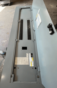 400 Amp. General Electric, AEF3424MTX, Panelboard, 208Y/120 Volts 3PH 4W MLO Main Lug with 225A Subfeed P279