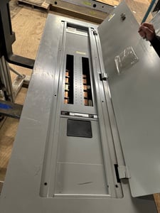 400 Amp. Siemens SEE42ML400CTS SE, Panelboard, 480Y/277 Volts 3PH 4W 42 Circuit MLO SBD68 P271