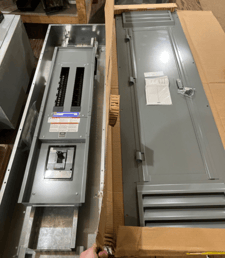 600 Amp. Square D NQ, Panelboard, 208Y/120 Volts 3PH 4W 42 Cir LGP36600U31X MCB Indoor Encl P672, New