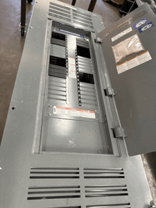 400 Amp. Square D NF, Panelboard, 600Y/347 Volts 3PH 4W MLO 42 Cir Main Lug Indoor Encl P373