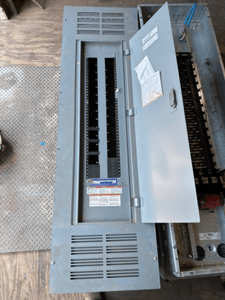 400 Amp. Square D NQ, Panelboard, 208Y/120 Volts 3PH 4W Indoor Encl 84 Circuit MLO Main Lug P522