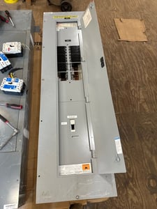 400 Amp. Westinghouse PRL3A, Panelboard, 480 Volts 3PH 3W Indoor Encl MCB JD3200 400 Amp P541