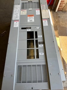 400 Amp. Westinghouse PRL4, Panelboard, 480/277 Volts 3PH 4W Indoor Encl BX2457 MLO 400 Amp P023