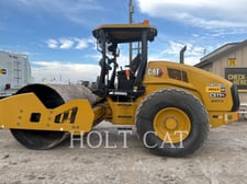 Caterpillar CS11GC, Vibratory Single Drum Pad, 34 hours, S/N: 6G200100, 2023