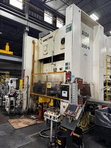 330 Ton, Aida #DSF-N2-3000, servo stamping press, 11.8" stroke, 35 SPM, 5.11" adj, 102.4" x 47.2" bed, 67 HP