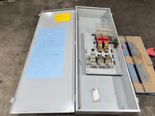 800 Amp. Eaton Cutler-Hammer, DH227NRK, Fusible Disconnect Switch, 2 Pole, 250 VDC, AS IS
