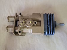 Caterpillar #249-5615, valve assembly pilot, new