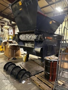 REI Renegade #HD-60-125, single shaft shredder, 125 HP, hydraulic ram style pusher