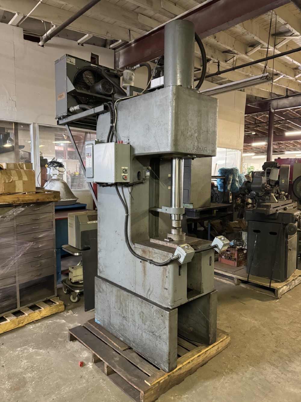 10 Ton, Denison #GC10C02D15A59, C-frame hydraulic press, 16" stroke, 24" daylight, 7.5 HP, palm buttons
