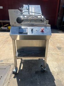 Accutek #HG40-130-000, Labelette wraparound labeler, hot glue, 50 container/minute, 2012