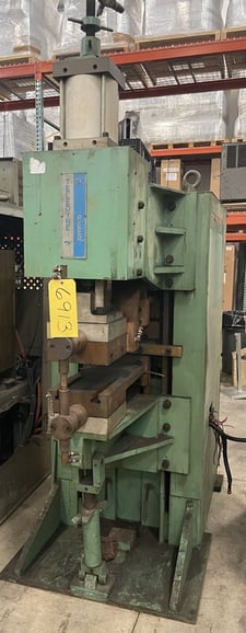 250 KVA Teledyne, Peer #P-200, heavy duty projectin/spot welder, 18"/24" throat, 440/460/480 V.